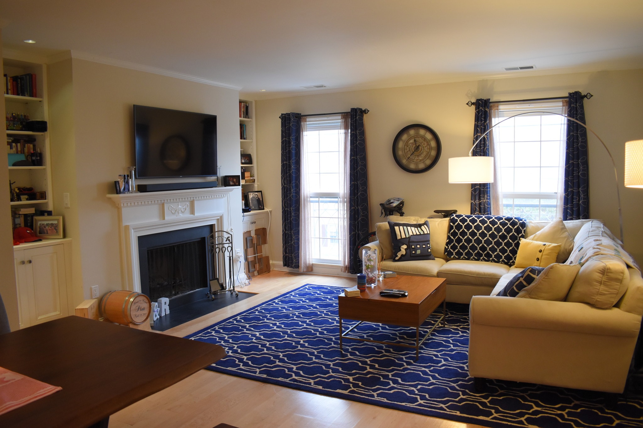 Sun Filled Living Room - 1612 Belmont St NW