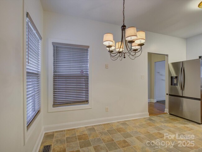 Building Photo - 4405 Sugar Cane Ct