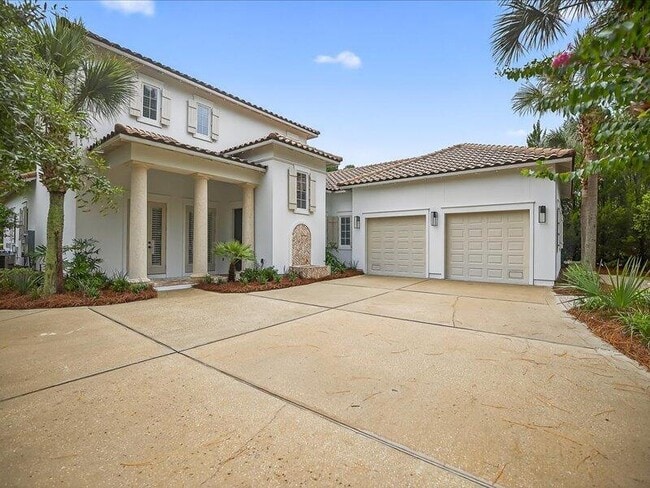 Building Photo - 3161 Club Dr