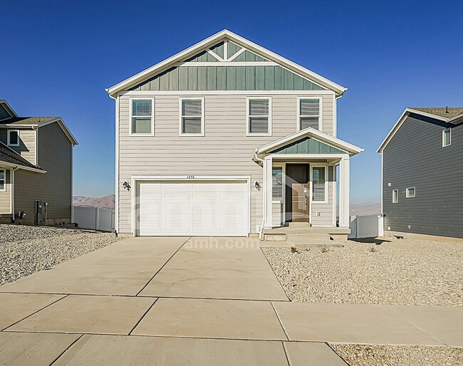 Building Photo - 1256 W Mahogany St