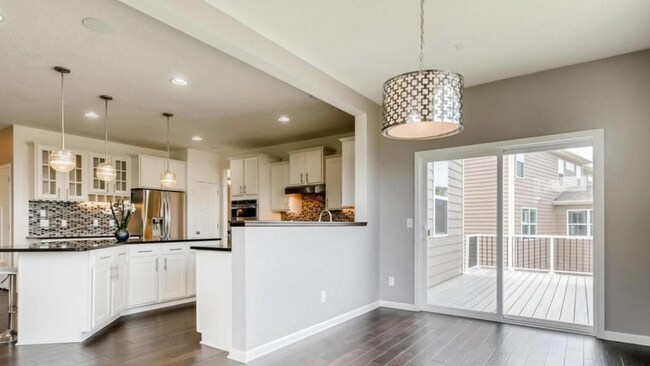 Building Photo - Perfect 5 bedroom count Home in Plymouth