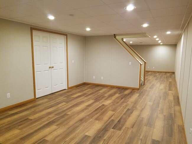 Building Photo - 2040 Megrue Dr