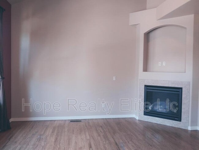 Building Photo - 1555 Promontory Bluff View