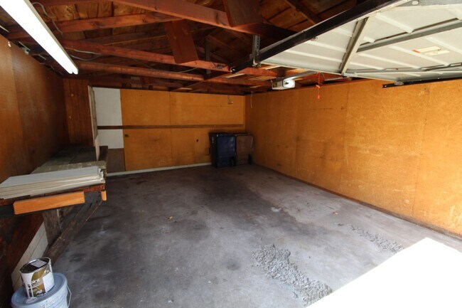 Building Photo - 6112 N Driscoll Blvd