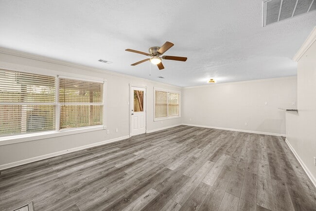 Building Photo - 11843 Sunny Stream Dr