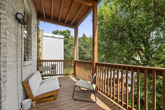 Building Photo - 1 bedroom in Chicago IL 60647