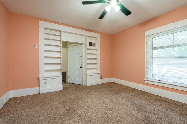 Building Photo - 1705 Fairmount St