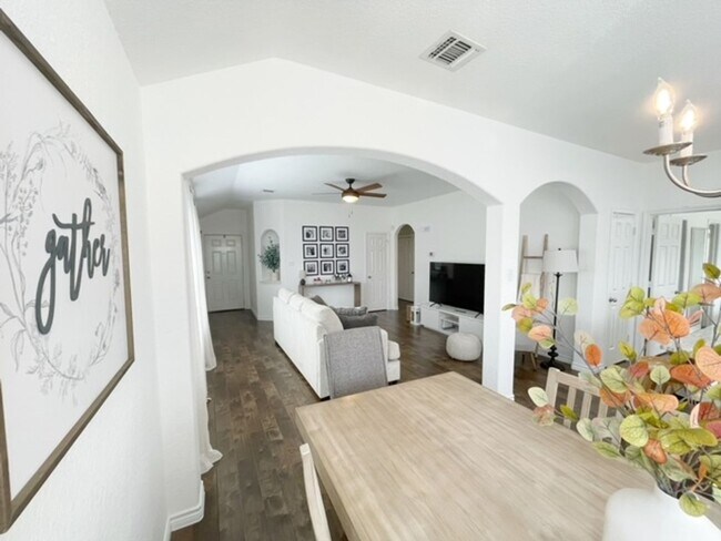 Building Photo - 3BED/2BATH Home for lease! Available NOW!