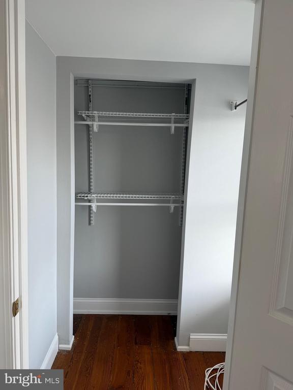 Building Photo - 9 Cedar Ave