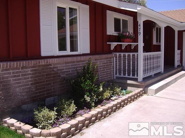 Building Photo - 479 W Plumb Ln