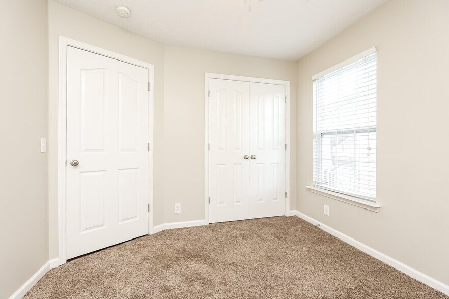 Building Photo - 8864 Cressent Glen Ct