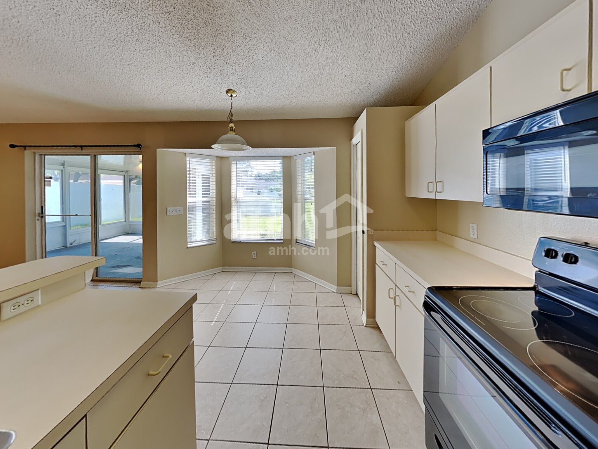 Building Photo - 5611 Brookdale Way