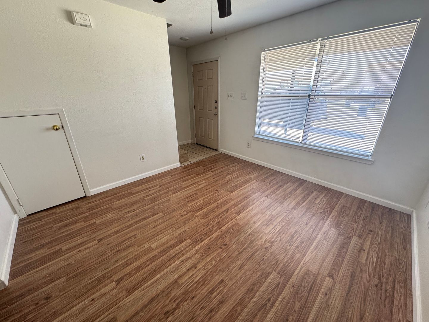 Building Photo - 1203 Monroe Loop