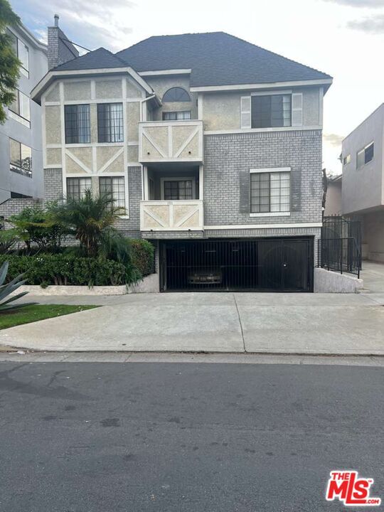 Building Photo - 1931 Malcolm Ave