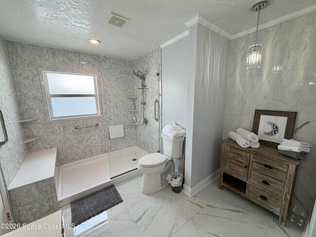 Building Photo - 190 Harwood Ave