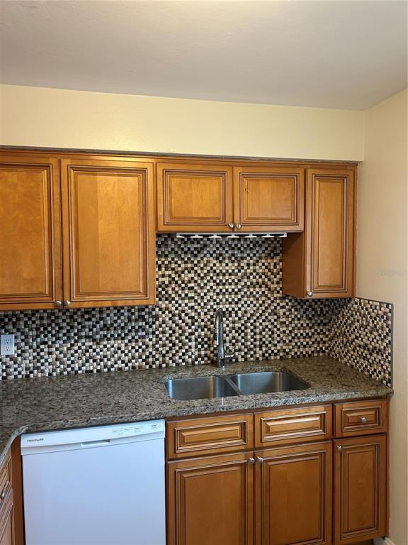 Building Photo - 121 Pershing St NE