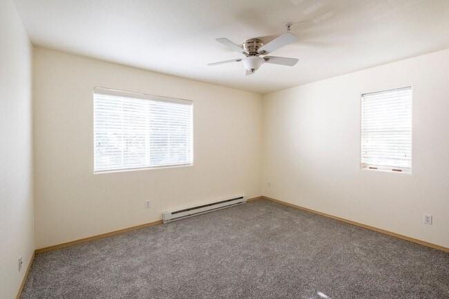 Building Photo - Town house in Post Falls