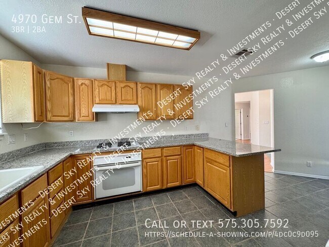 Building Photo - 4970 Gem St