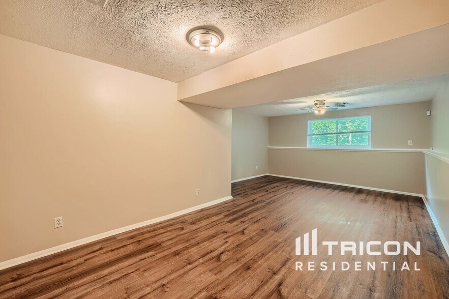 Building Photo - 5909 Chatham Ct NW