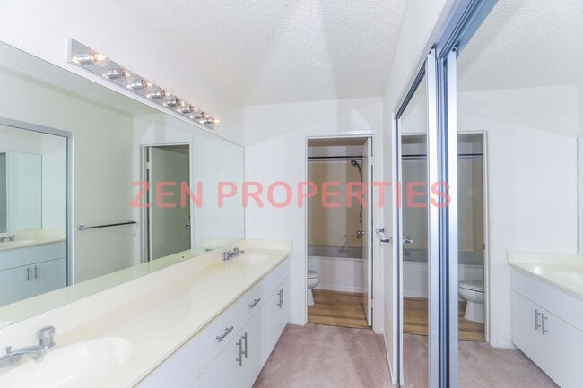 Building Photo - 2 Bedroom, 2 Bath, 2 Car Garage for rent a...