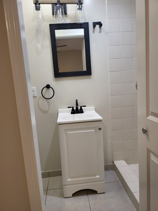 Building Photo - 17544 Blythe St