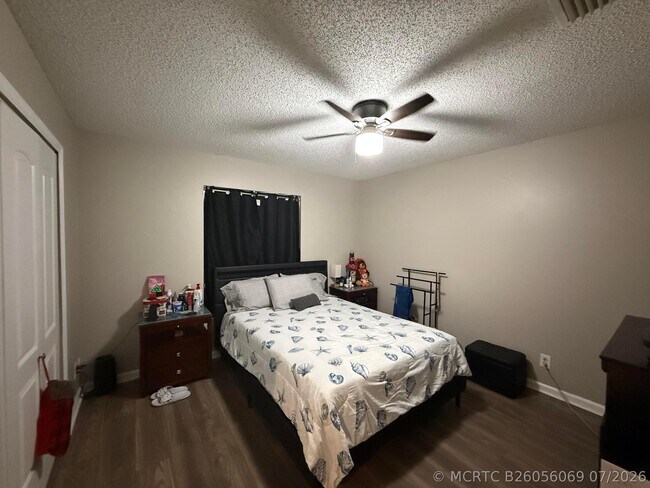 Building Photo - 13025 Meadowbreeze Dr