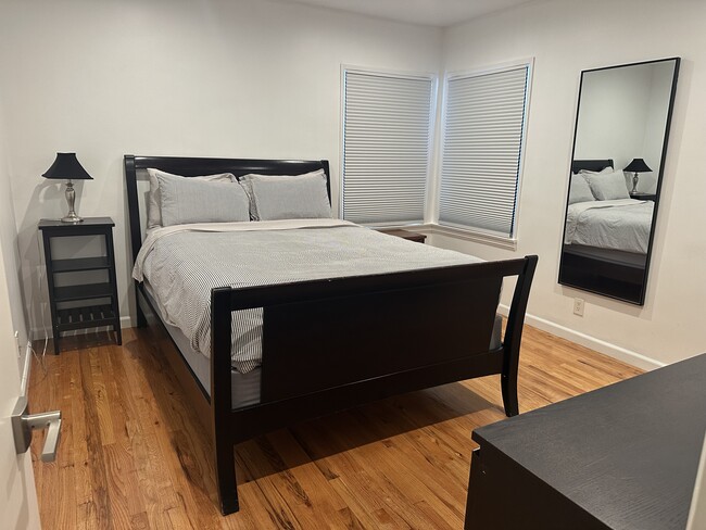 Building Photo - 2449 Florencita Dr W