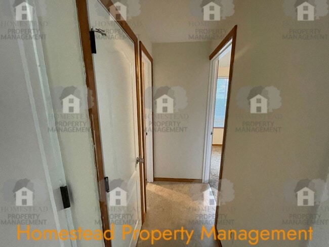 Building Photo - Explore the potential of this beautiful home!