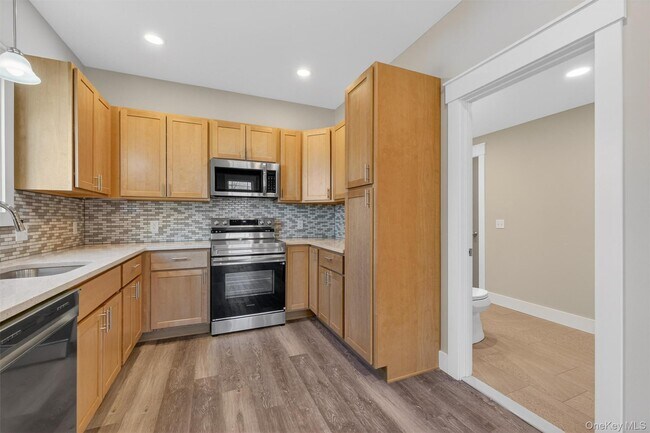 Building Photo - 104 North Rd