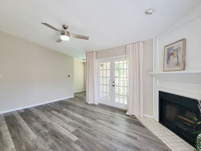 Building Photo - 2220 Bering Dr