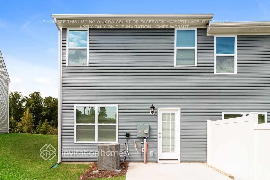 Building Photo - 11561 Brier Vlg Ln