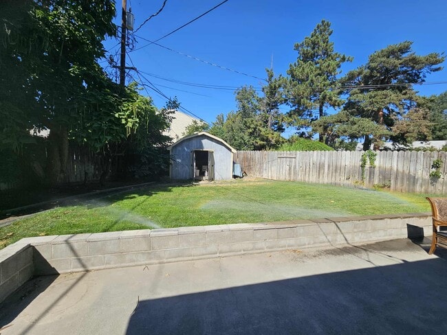 Building Photo - 214 S Yelm St
