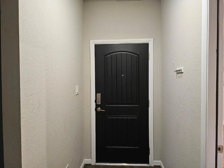 Building Photo - 7811 Tindarey Maple Trace