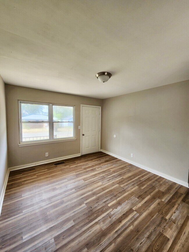 Building Photo - 2805 32nd Way SW