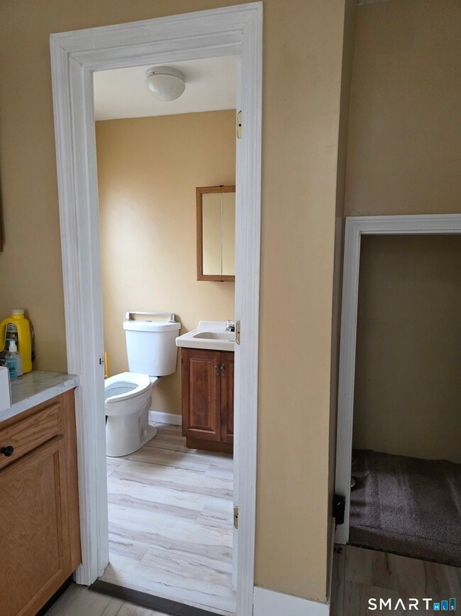 Building Photo - 19 Goff St