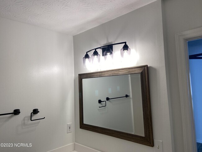 Building Photo - 338 Emerald Cove Ct