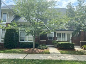 Building Photo - Elegant 4-Bedroom Luxury Townhome in South...