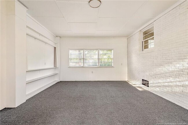 Building Photo - 3523 Rosehill Rd