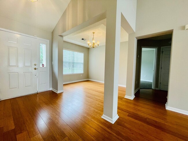 Building Photo - Fenced in Yard AND shed! ADORABLE 3 Bedroom Home with Garage - GREAT Conway location!