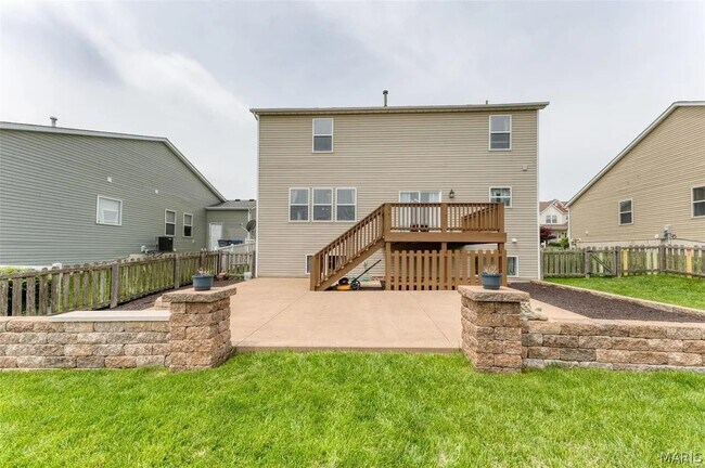 Building Photo - 1824 English Oak Dr