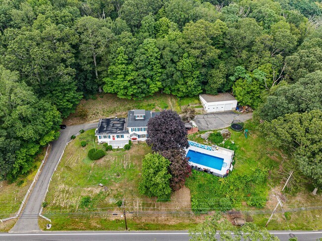 Building Photo - 331 CT-163