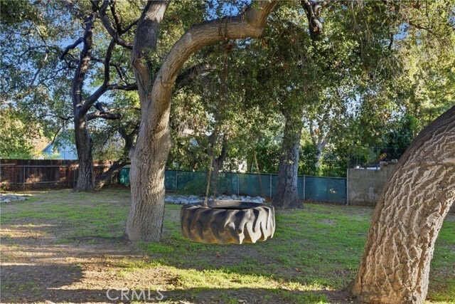 Building Photo - 1828 Royal Oaks Dr