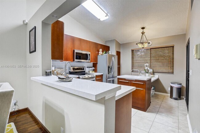 Building Photo - 1002 NW 105th Ave