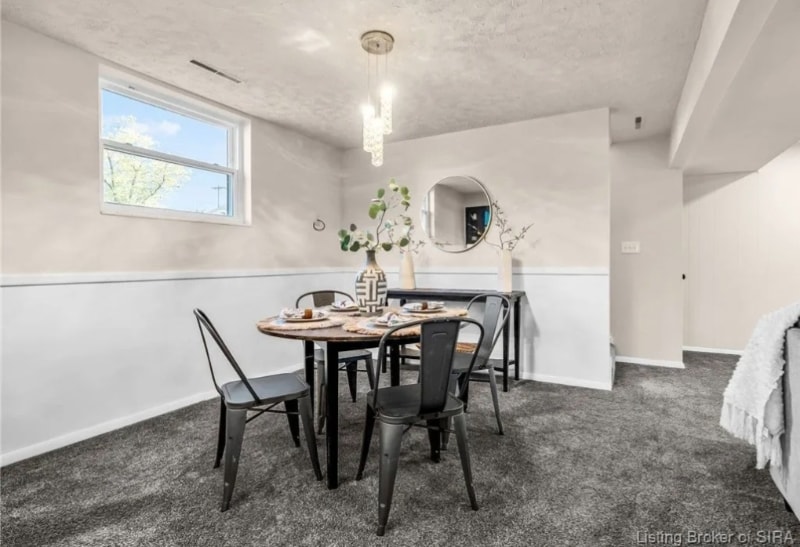 Building Photo - 613 Cherokee Dr