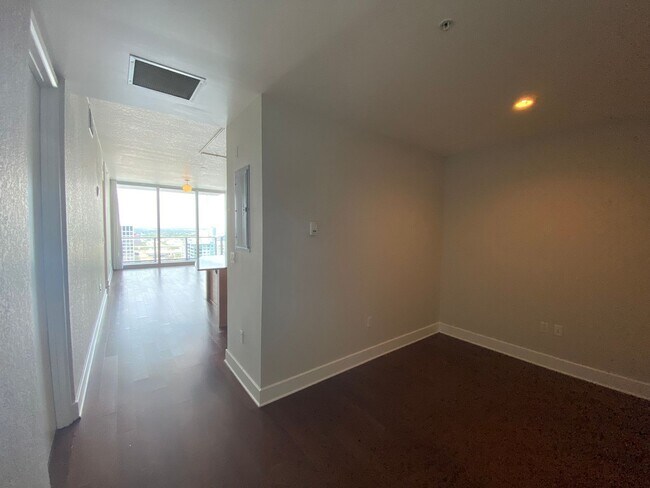 Building Photo - 2 Bedroom 2 Bath VUE Condo -- Application ...