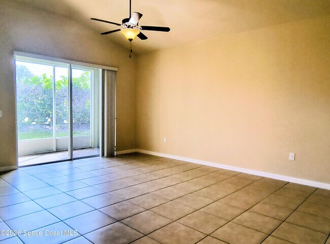 Building Photo - 490 Bismarck Way