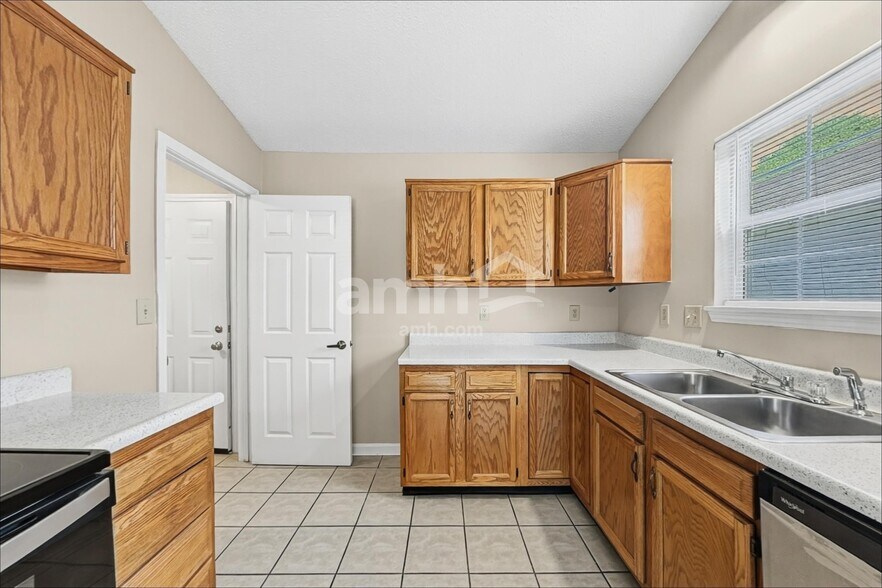 Building Photo - 7315 Cordova Dr