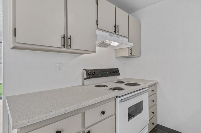 Building Photo - Free rent through June! Amazing one bedroo...