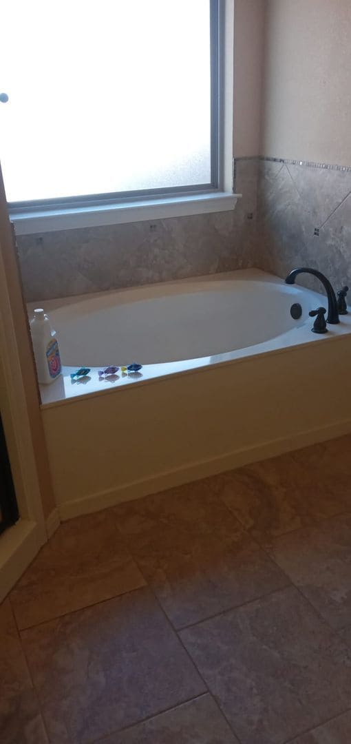 Building Photo - Exceptional 3 Bed / 2 Bath Home — Move-In Ready | Midway ISD