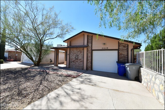 Building Photo - 2629 Lake Victoria Dr